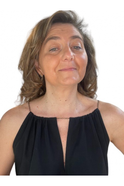 Robe Anna Willi intemporelle à louer 5 jours ou 1 mois détail du cou