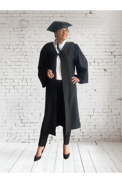 Toge de diplôme à louer sur OŪ La mode qu’on loue