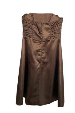 Dos de robe de soirée marron en location