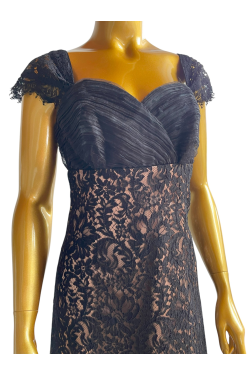 Robe dentelle de dentelle française à louer 5 jours ou 1 mois, pressing compris