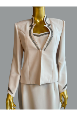 Veste de tailleur de couleur claire idéale pour mariage et cérémonie en location