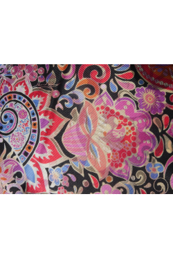 Foulard multicolore de grande marque de luxe à louer