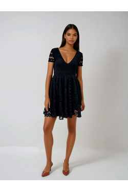 Robe en dentelle en location sur OŪ La mode qu’on loue