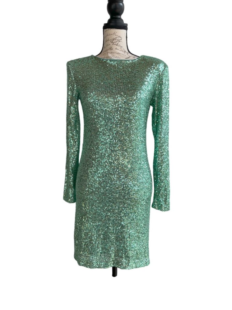 Robe mi-longue verte à paillettes