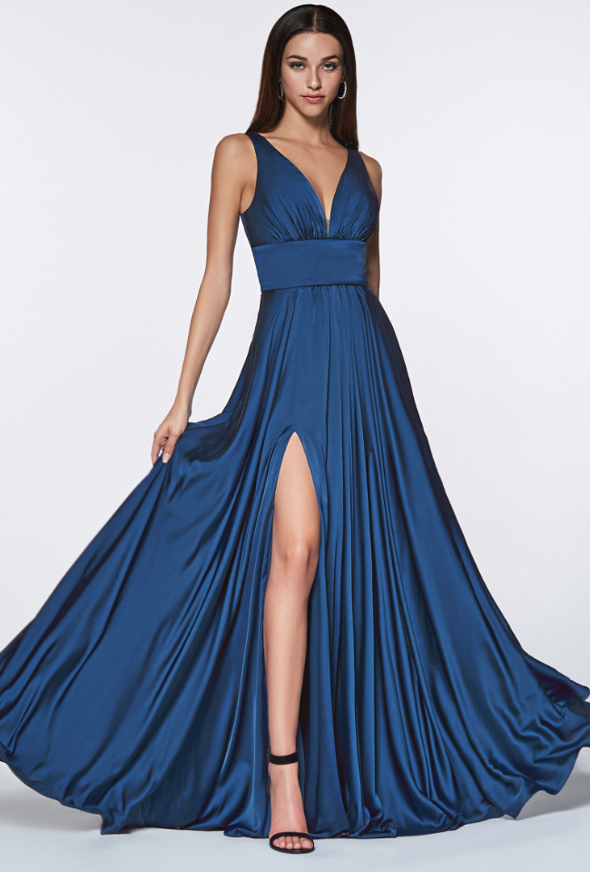Robe Diana bleue satinée de chez Cinderella Divine