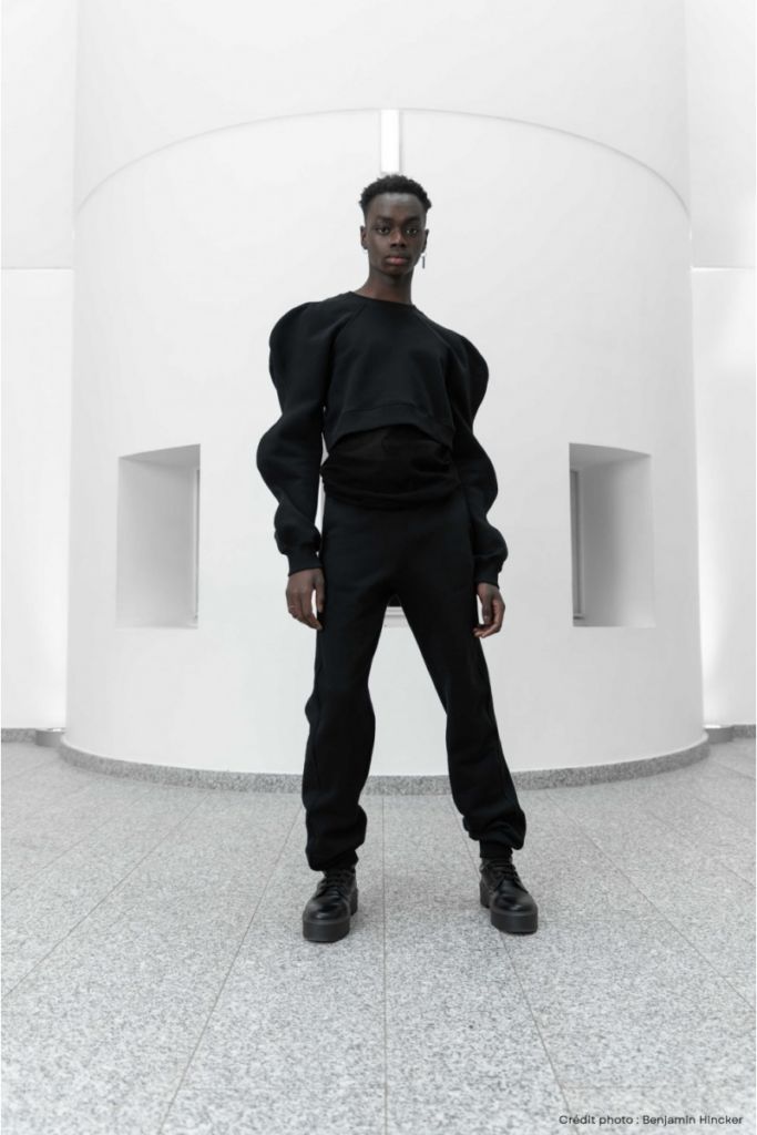 Pull Pucrora Ziliox noir