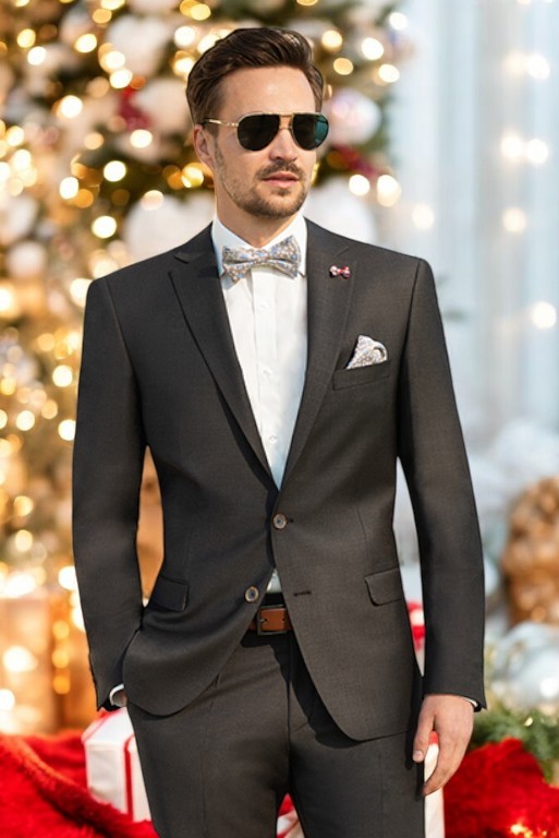 Costume homme de la marque Atelier Torino à louer sur la plateforme OŪ La mode qu’on loue. Costume de qualité à petit prix.